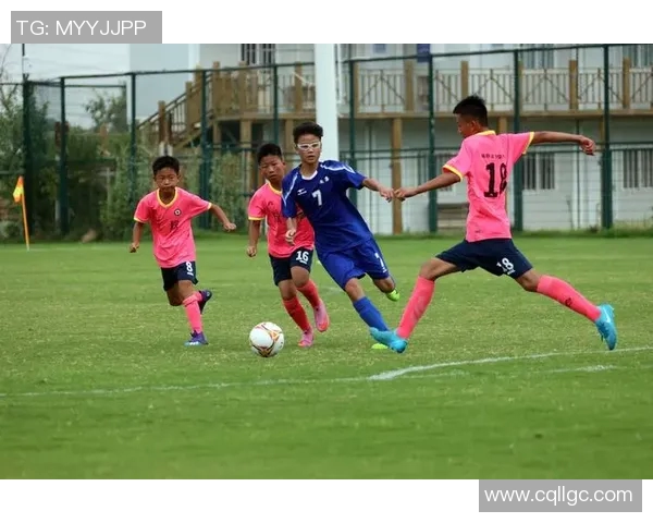 足球明星齐贺岁精彩剪辑视频展现团圆祝福与激情瞬间